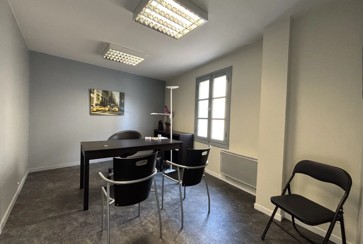 Vente Bureau de 27 m² en hyper centre d'Ambares-et-Lagrave 