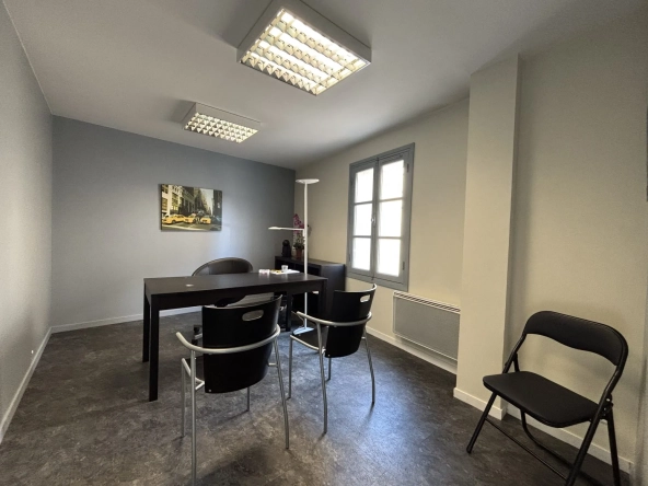Vente Bureau de 27 m² en hyper centre d'Ambares-et-Lagrave