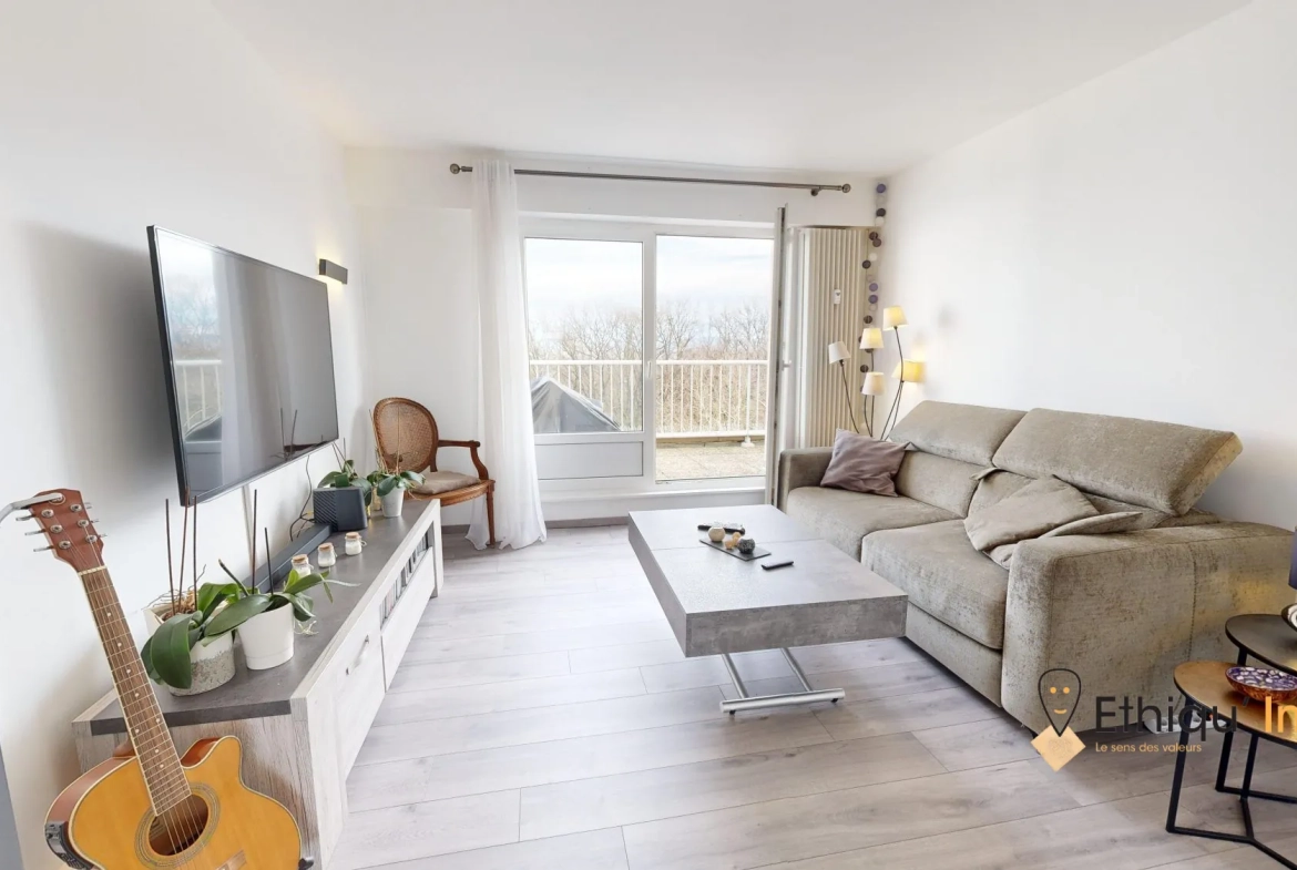 Attique F3 avec deux terrasses et vue sur Strasbourg - Dernier étage 