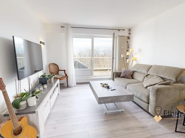 Attique F3 avec deux terrasses et vue sur Strasbourg - Dernier étage