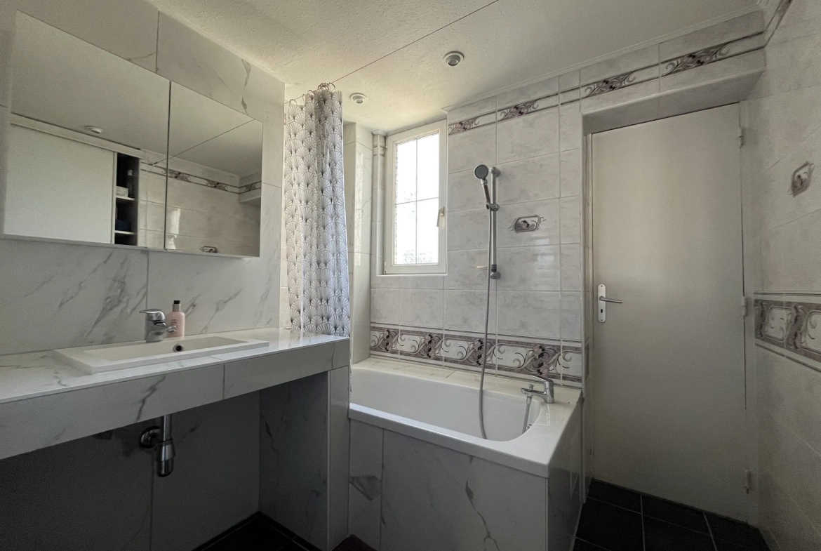 A vendre appartement T4 lumineux à Joeuf, proche commodités 