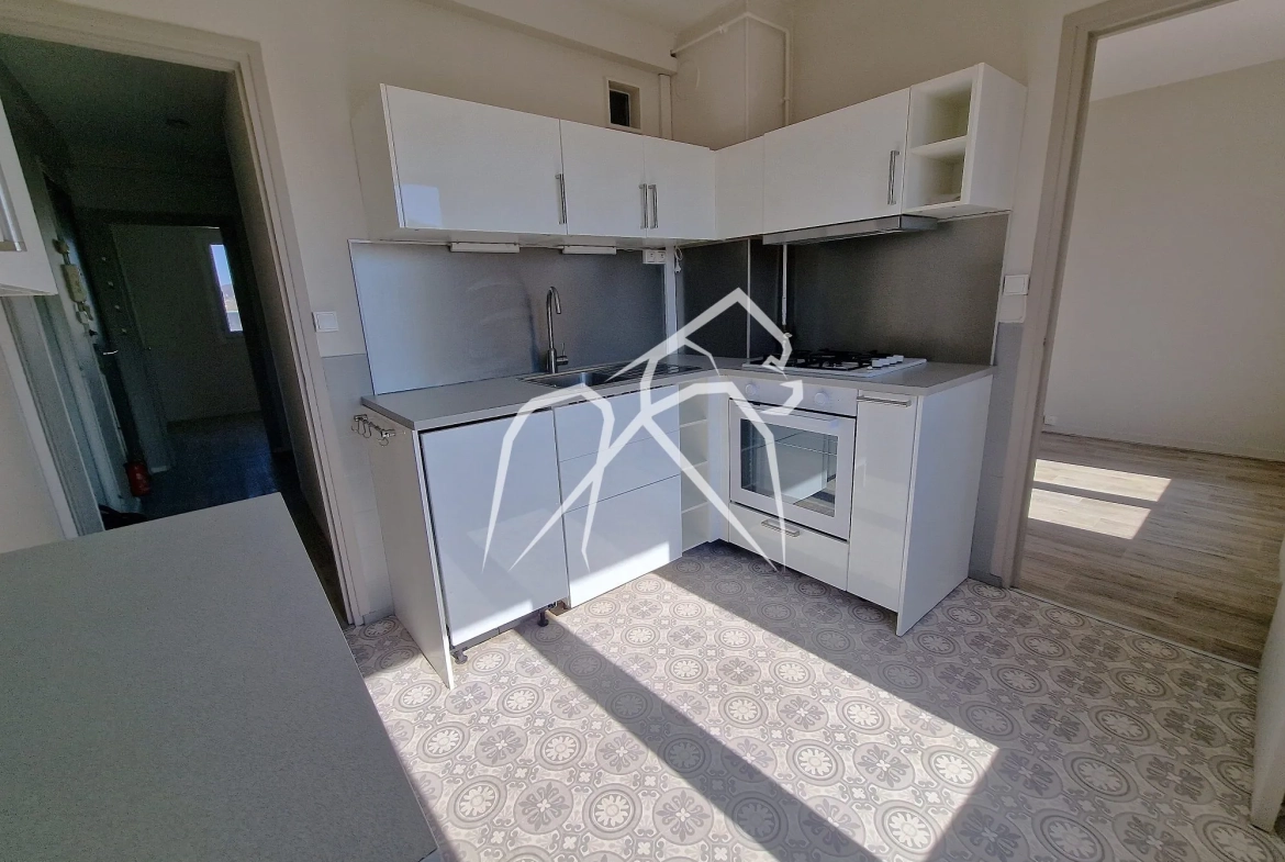 Appartement T3/4 lumineux de 61,84 m² à Rouen quai rive Sud (76100) 