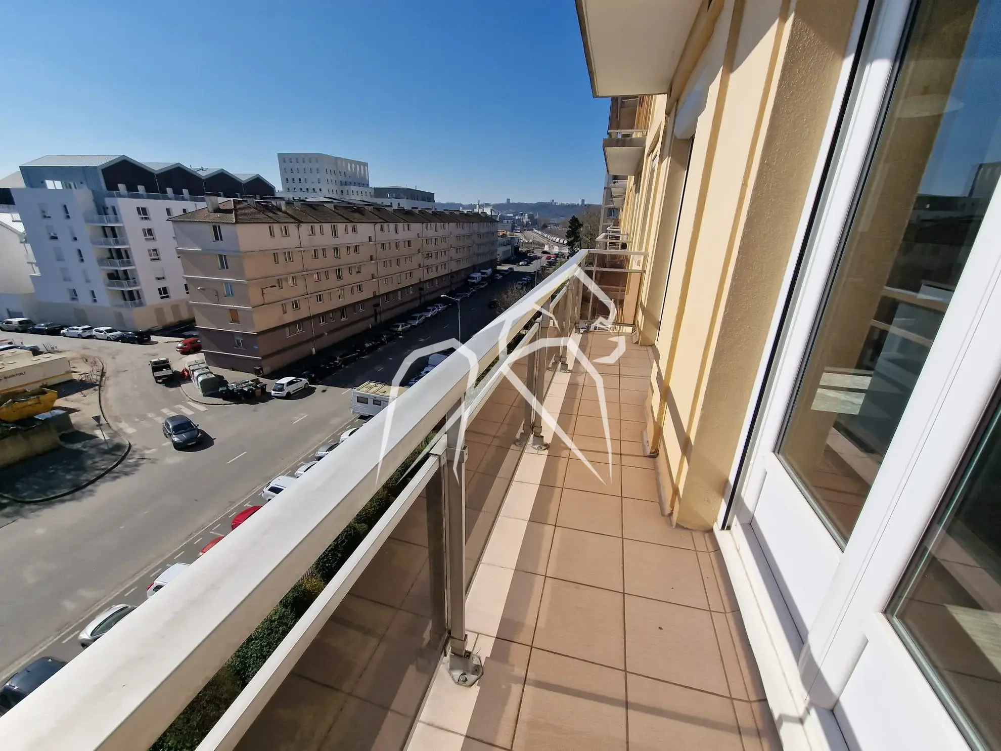 Appartement T3/4 lumineux de 61,84 m² à Rouen quai rive Sud (76100) 