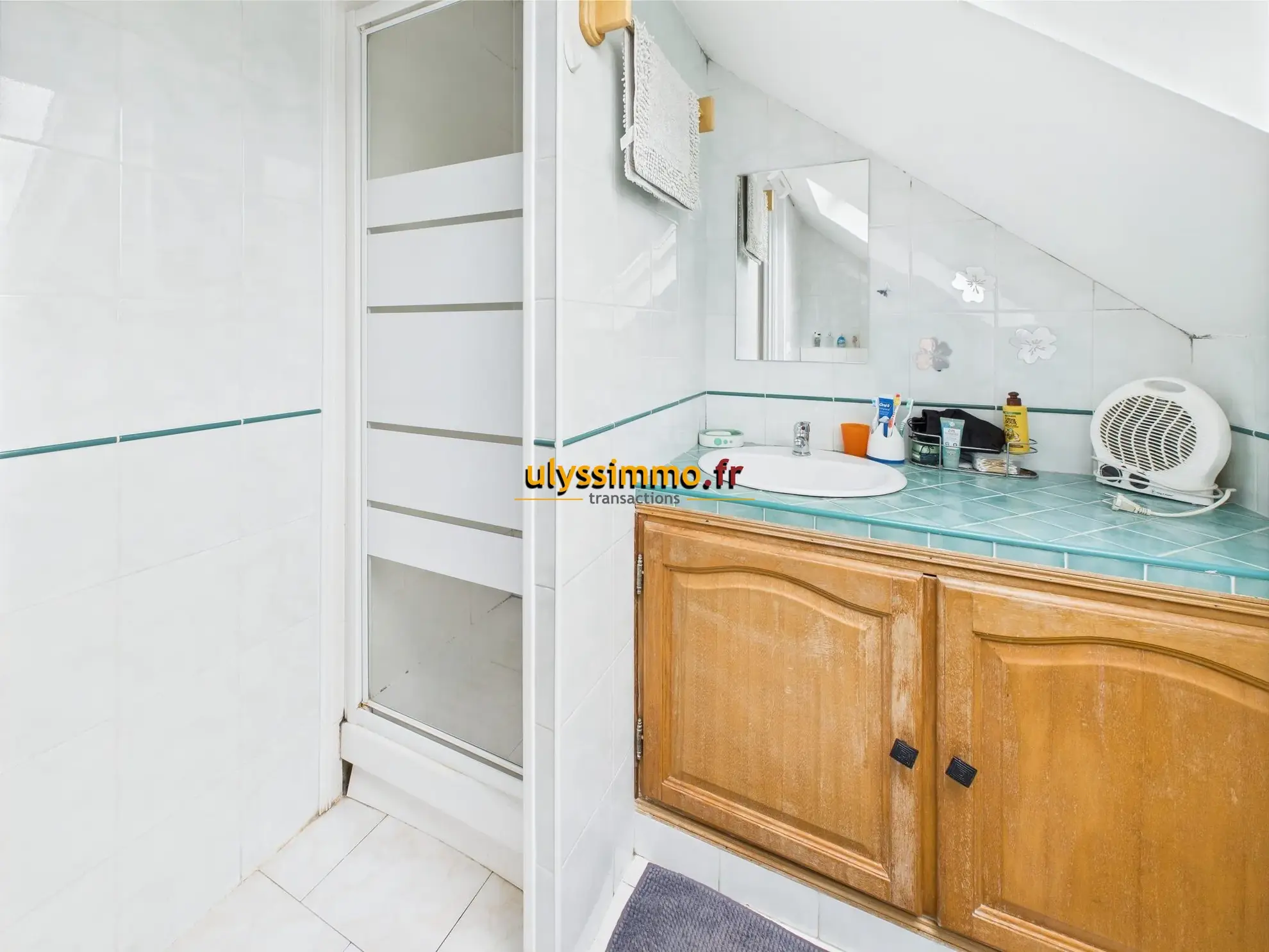 salle d'eau du haut Maison familiale de 110 m² proche de Roye avec jardin et terrasse 