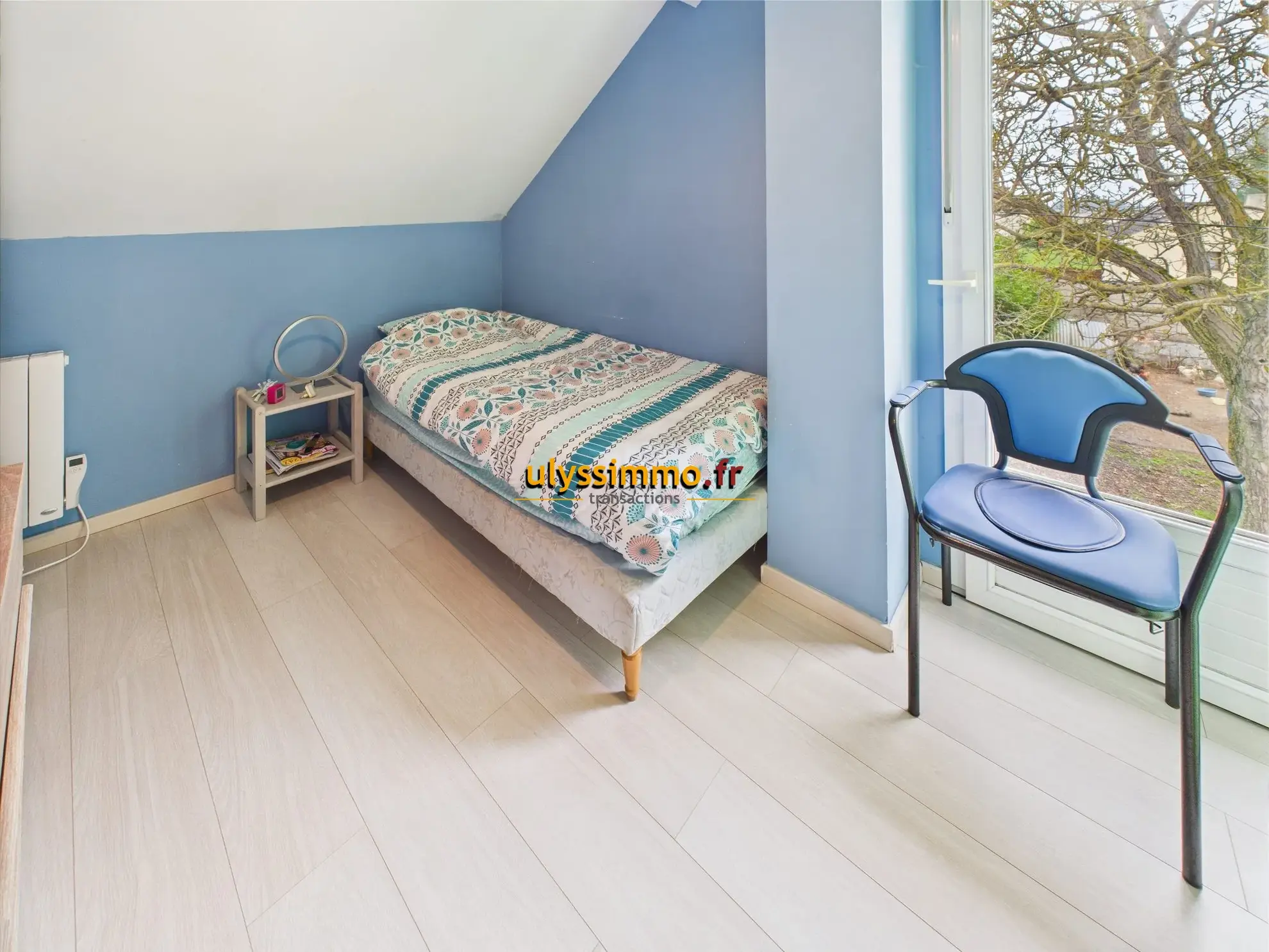 chambre 2  Maison familiale de 110 m² proche de Roye avec jardin et terrasse 