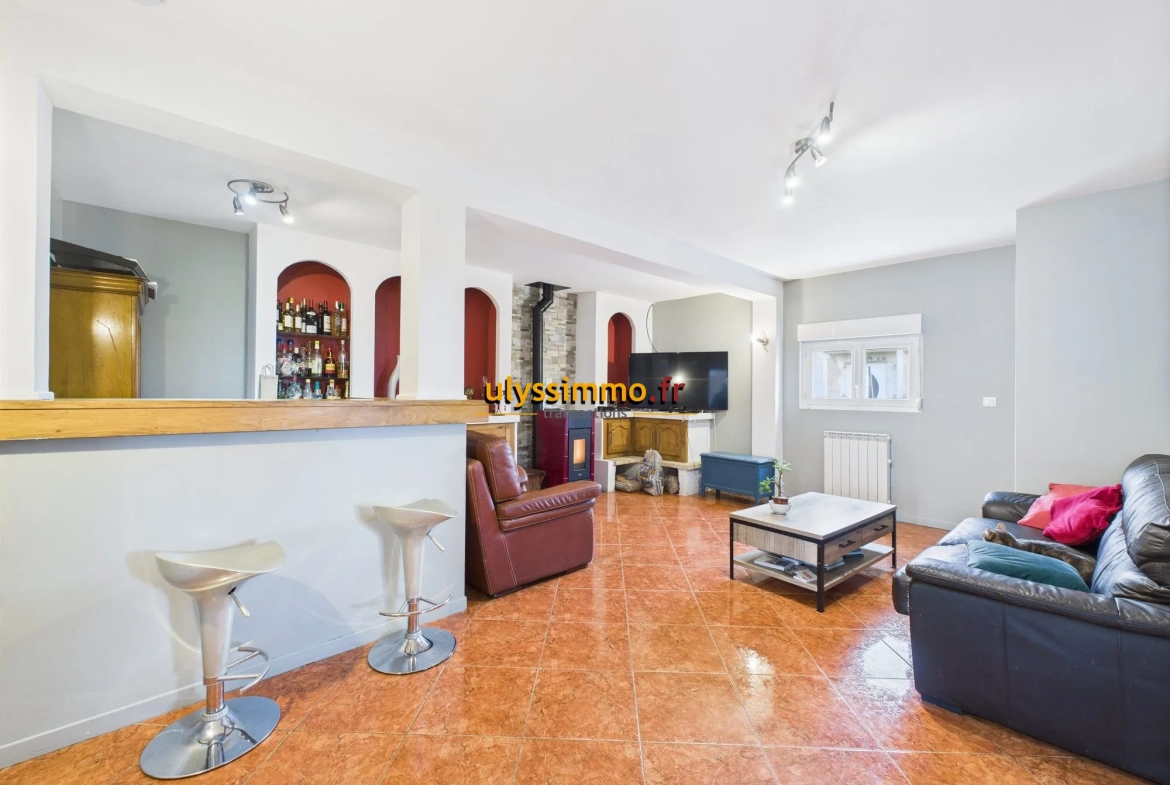 séjour Maison familiale de 110 m² proche de Roye avec jardin et terrasse 