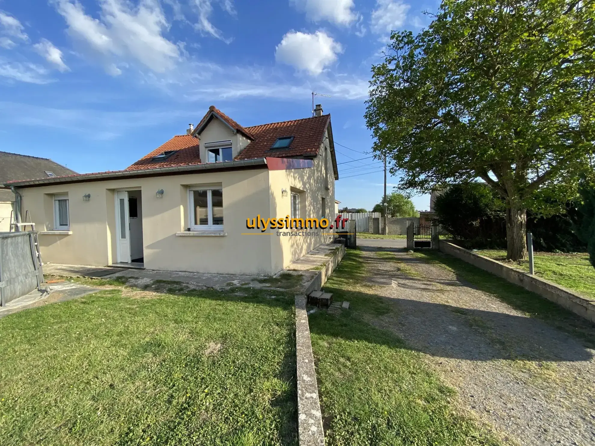 Maison familiale de 110 m² proche de Roye avec jardin et terrasse 