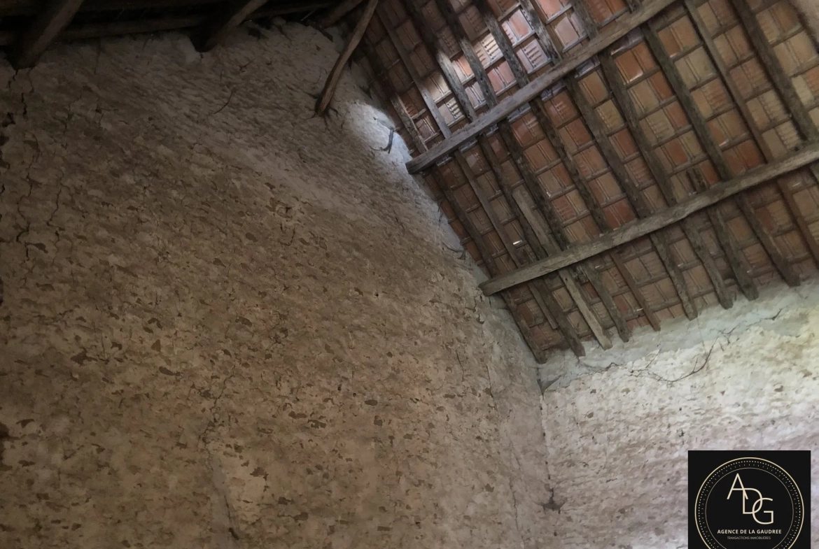 Grange à aménager avec jardin privé à Dourdan Sud - Opportunité de rénovation 