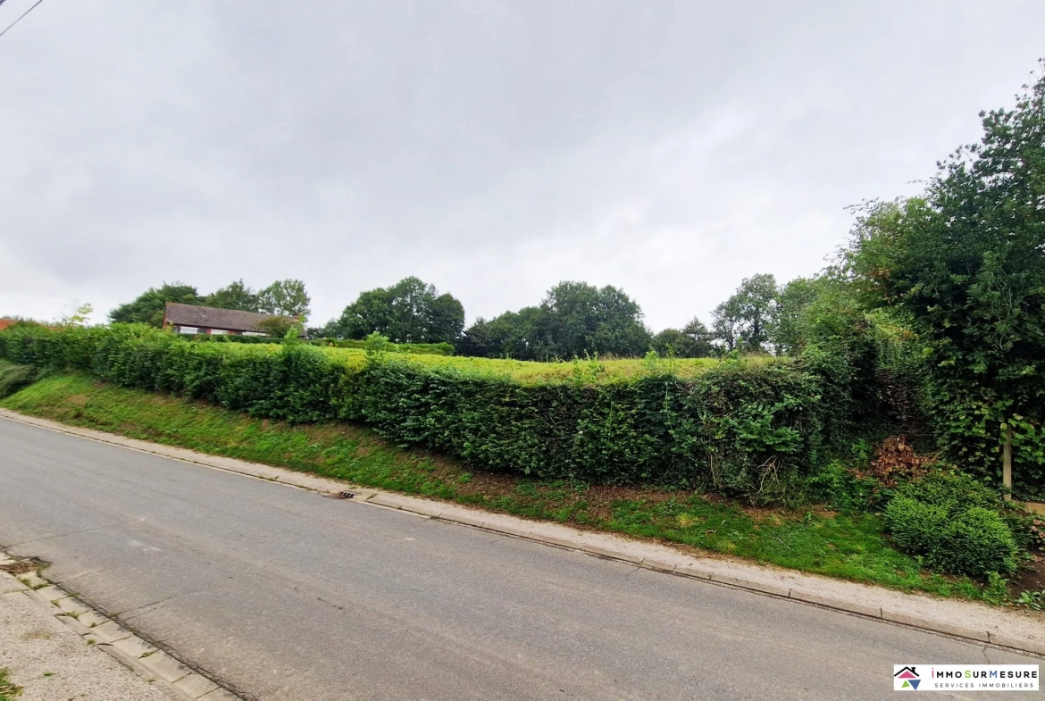 Terrain constructible de 1000 m² à Azincourt, proche de Fruges 