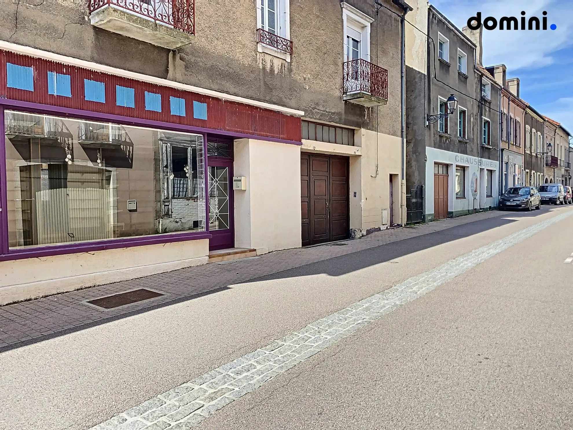 Immeuble à Montcenis de 354 m² avec local commercial et appartement lumineux 