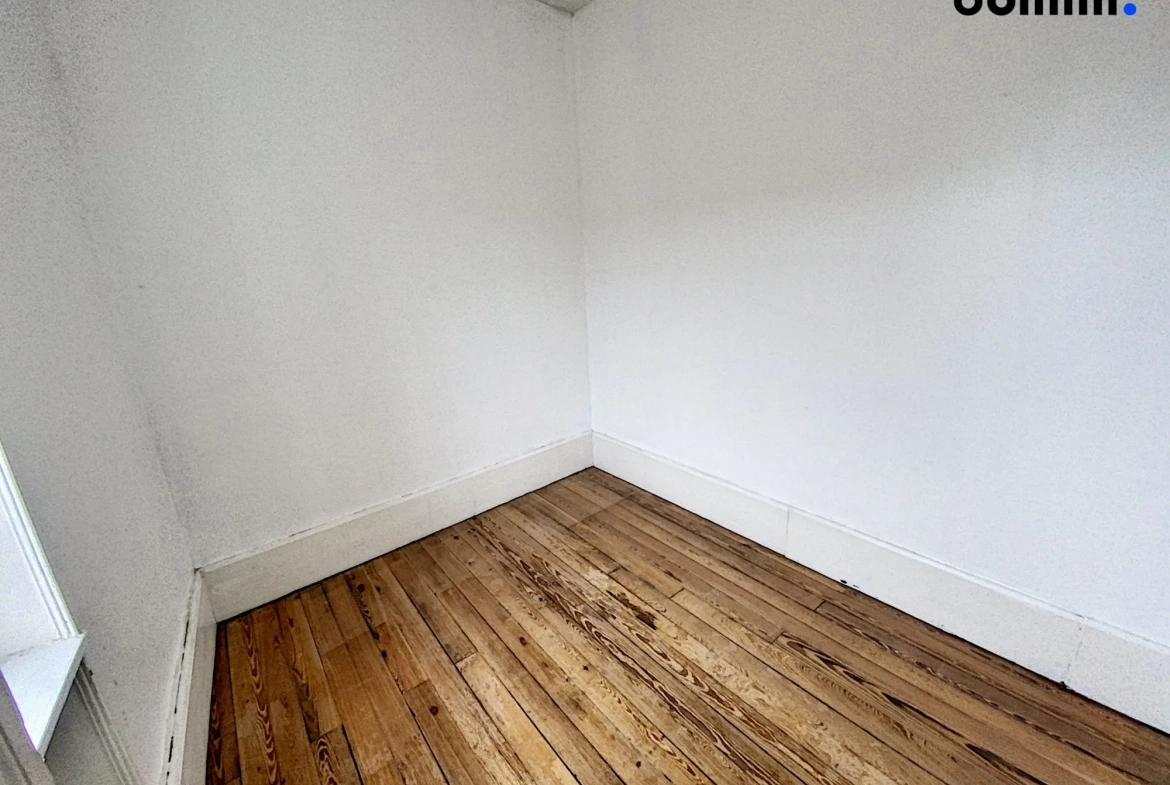 Immeuble à Montcenis de 354 m² avec local commercial et appartement lumineux 