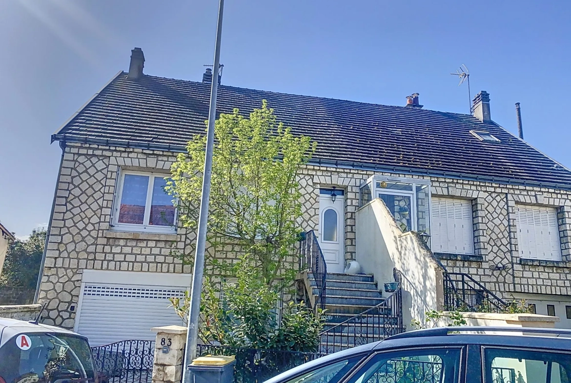 Maison à Vieux Saint Pierre des Corps proche de Tours avec terrasse et garage 