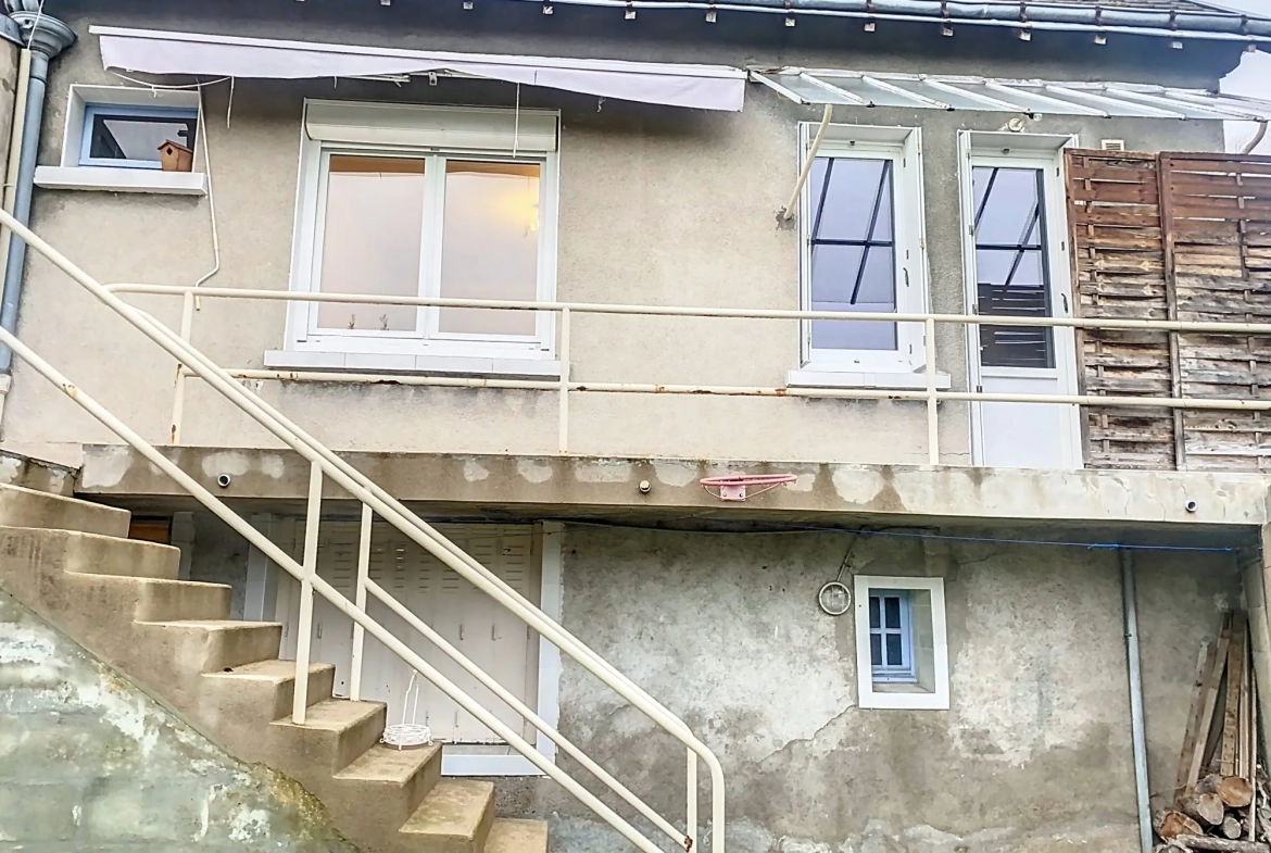 Maison à Vieux Saint Pierre des Corps proche de Tours avec terrasse et garage 