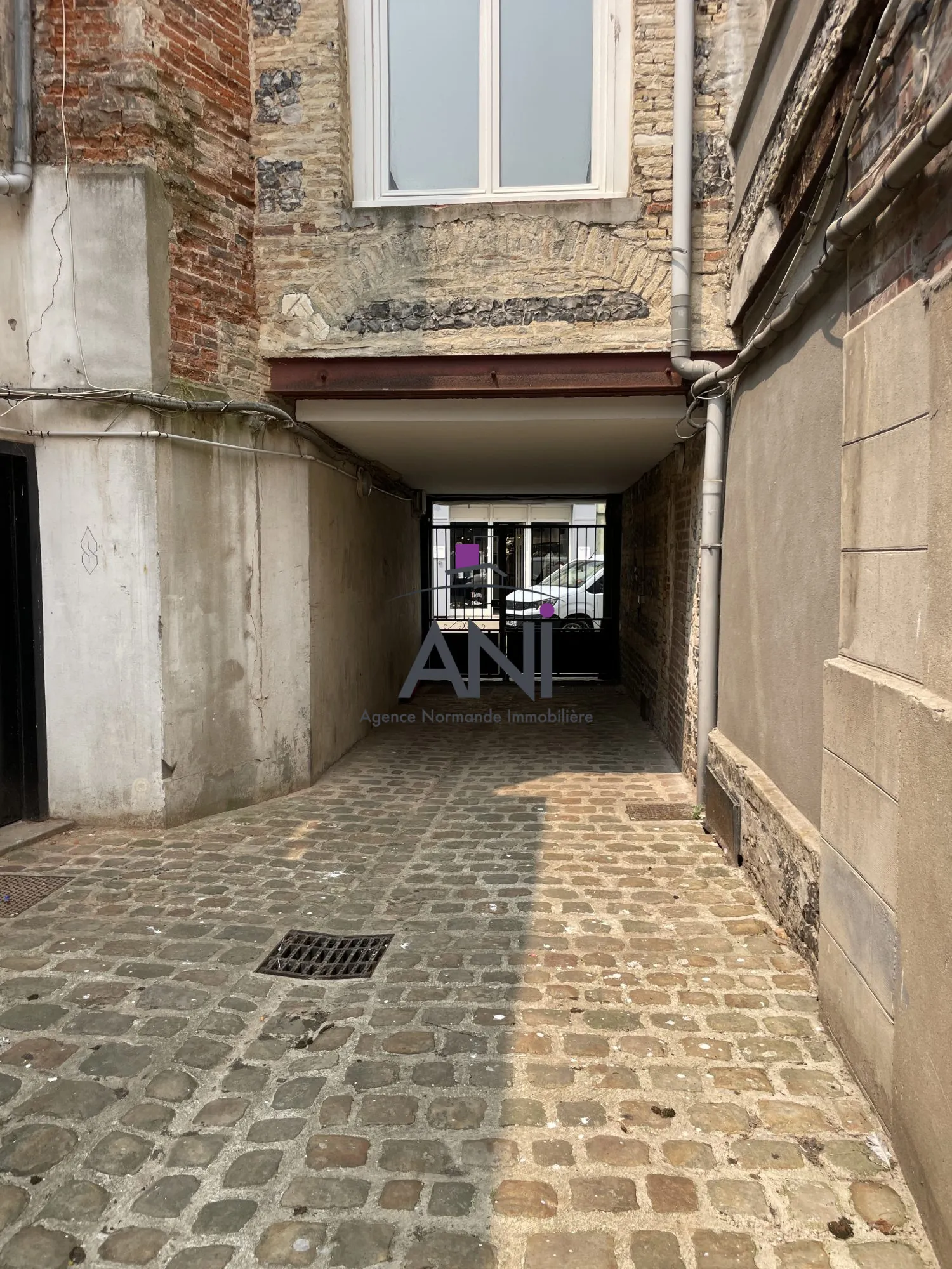 Place de parking sécurisée en copropriété à Dieppe proche du centre-ville 