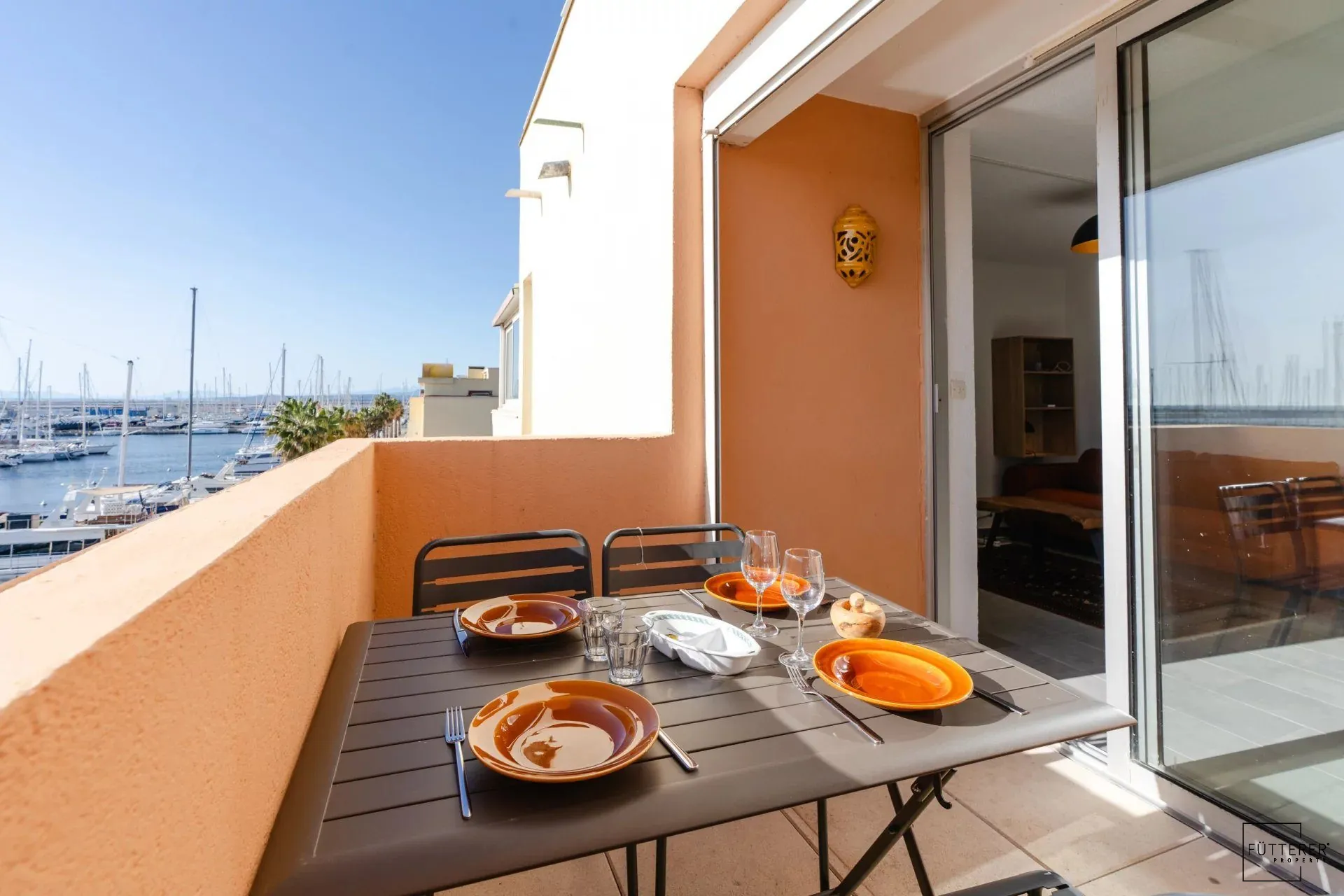 À vendre appartement duplex 2 pièces à Gruissan avec terrasse et parking privé 