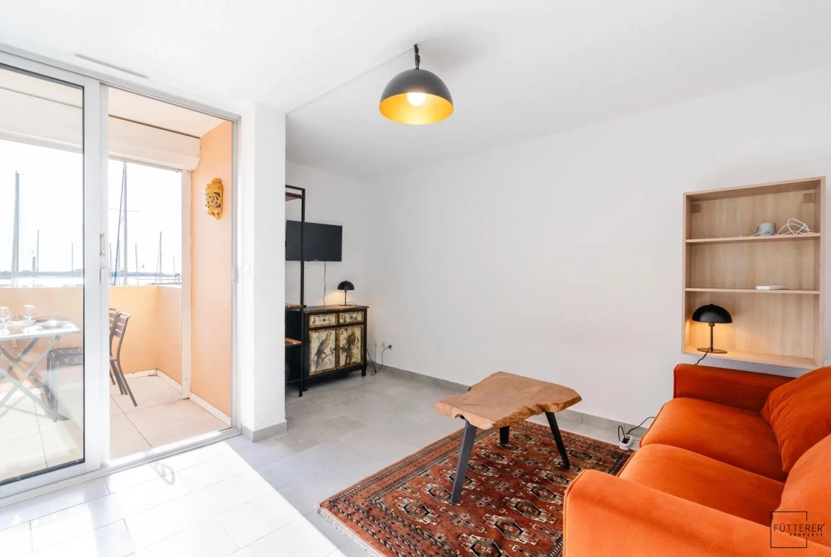 À vendre appartement duplex 2 pièces à Gruissan avec terrasse et parking privé 