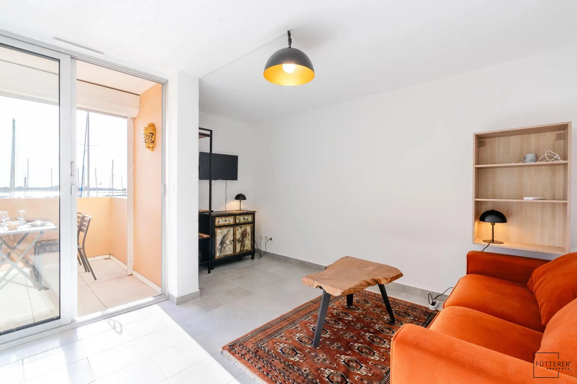 À vendre appartement duplex 2 pièces à Gruissan avec terrasse et parking privé 