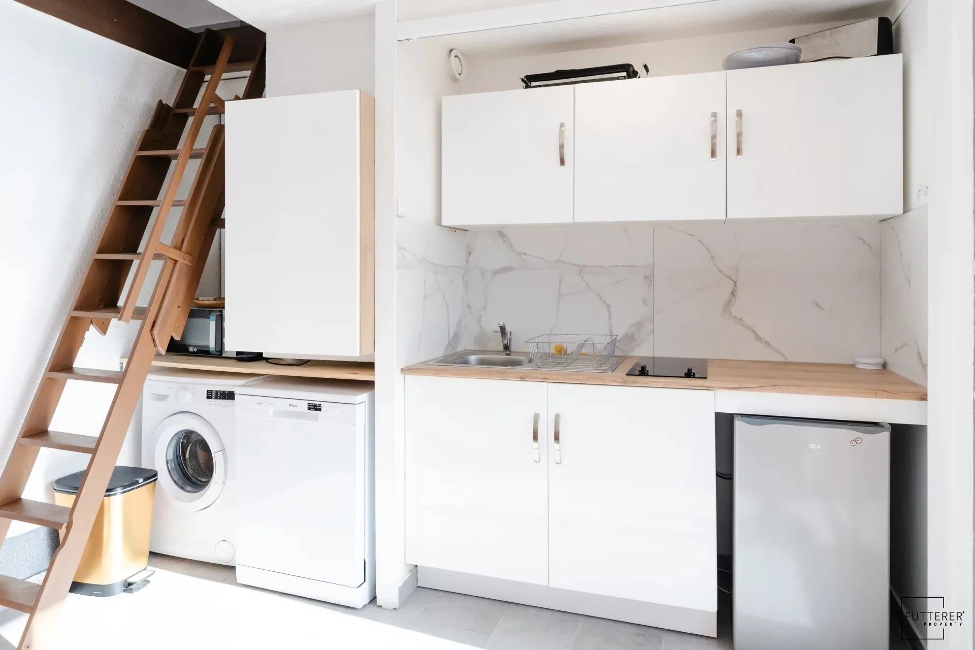 À vendre appartement duplex 2 pièces à Gruissan avec terrasse et parking privé 