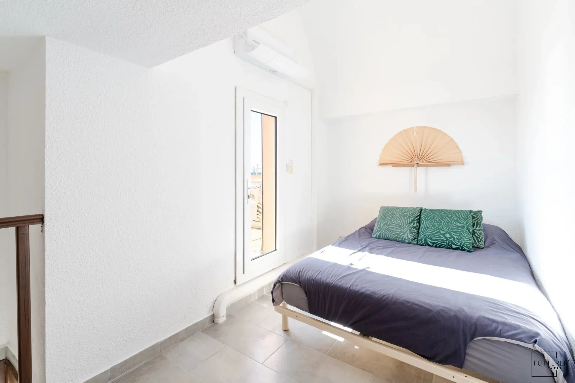 À vendre appartement duplex 2 pièces à Gruissan avec terrasse et parking privé 
