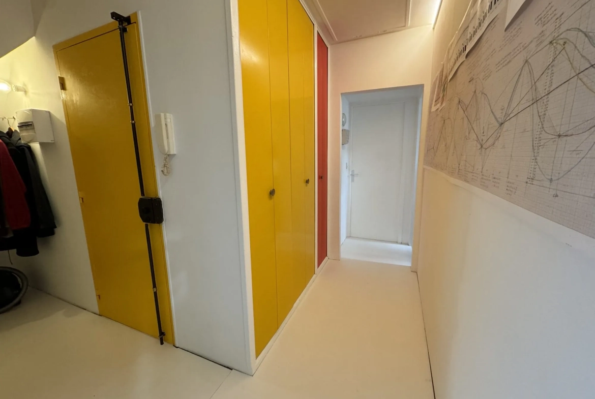 Appartement de 44 m² au Havre, dernier étage, avec séjour traversant est/ouest 