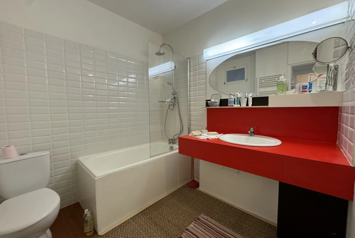 Appartement de 44 m² au Havre, dernier étage, avec séjour traversant est/ouest 