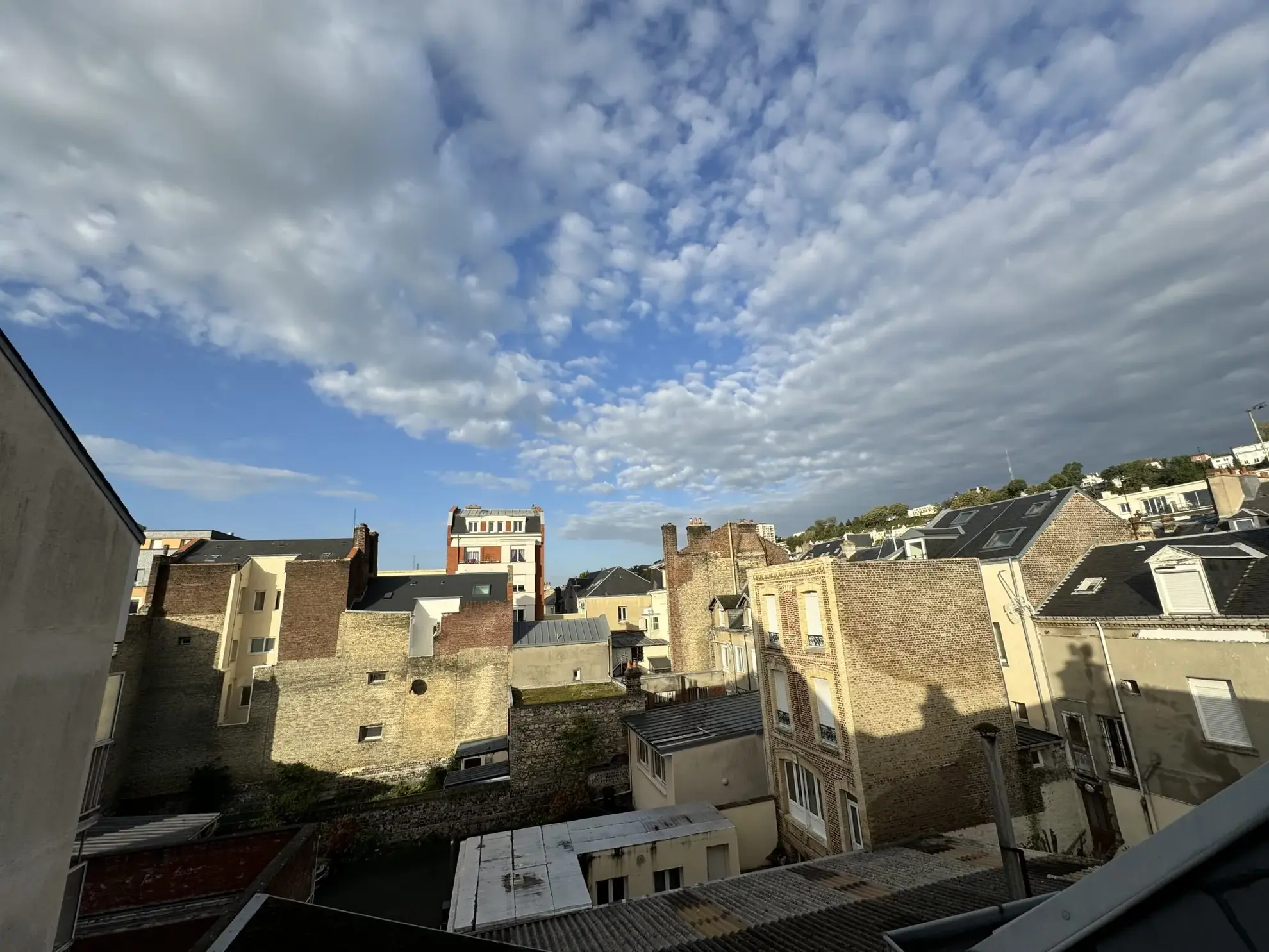 Appartement de 44 m² au Havre, dernier étage, avec séjour traversant est/ouest 