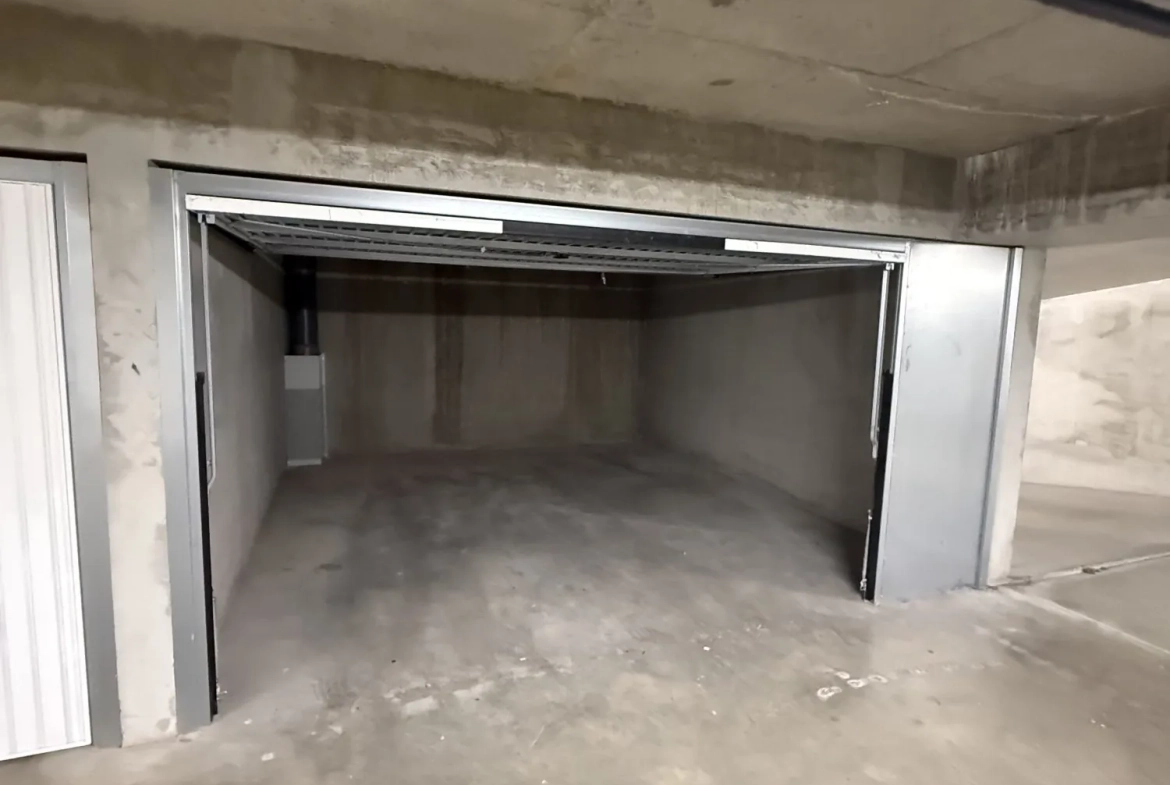 Garage PMR à vendre ou louer dans le 8ème arrondissement de Lyon 