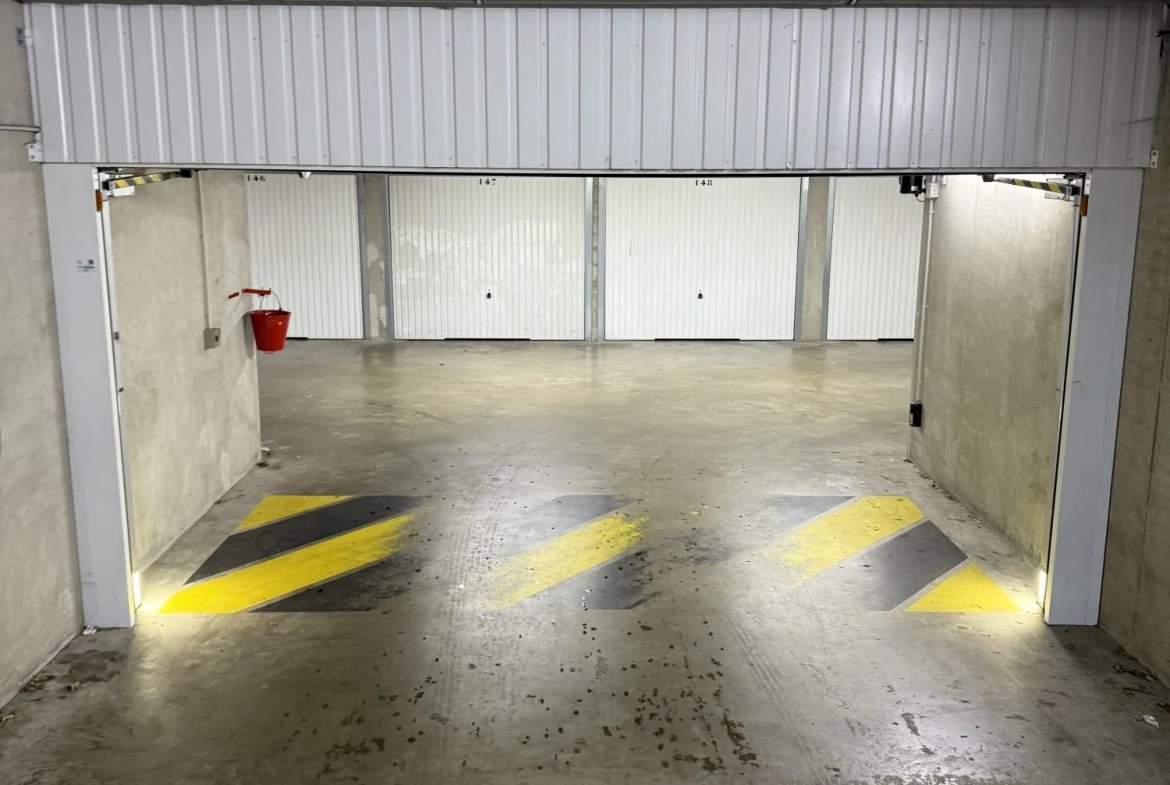 Garage PMR à vendre ou louer dans le 8ème arrondissement de Lyon 