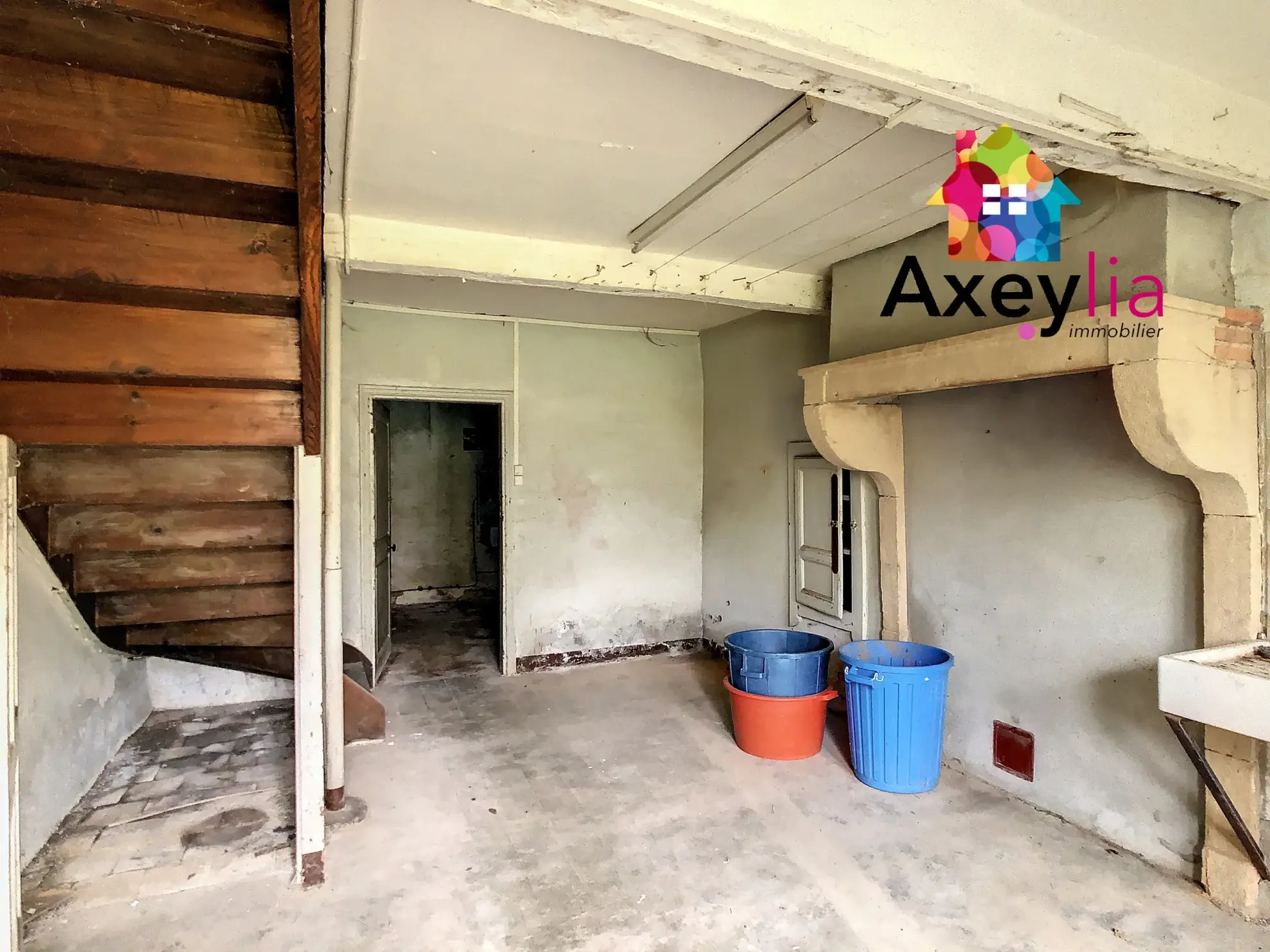 À vendre ensemble immobilier à Chauffailles avec maisons et terrains à rénover 