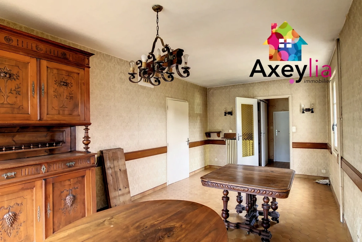 À vendre ensemble immobilier à Chauffailles avec maisons et terrains à rénover 