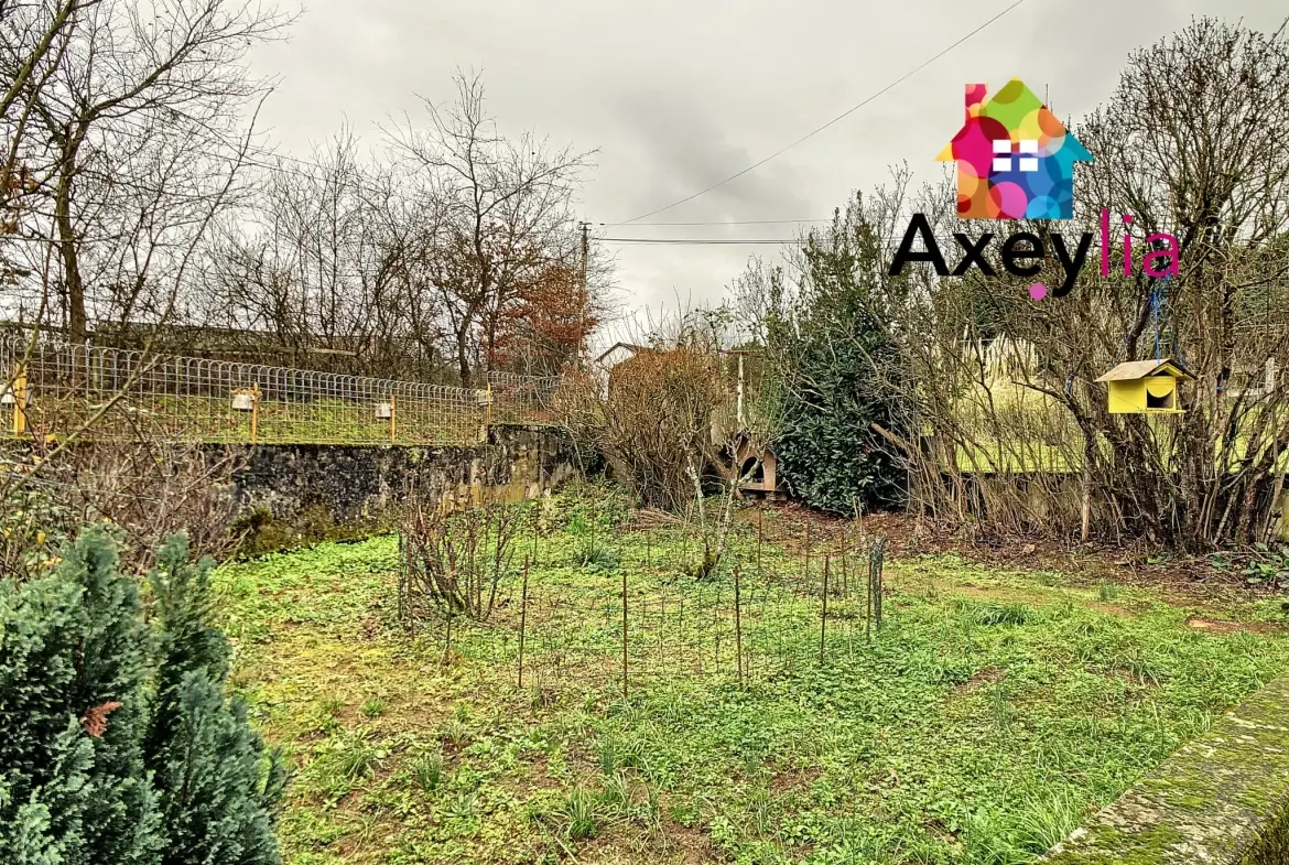 À vendre ensemble immobilier à Chauffailles avec maisons et terrains à rénover 