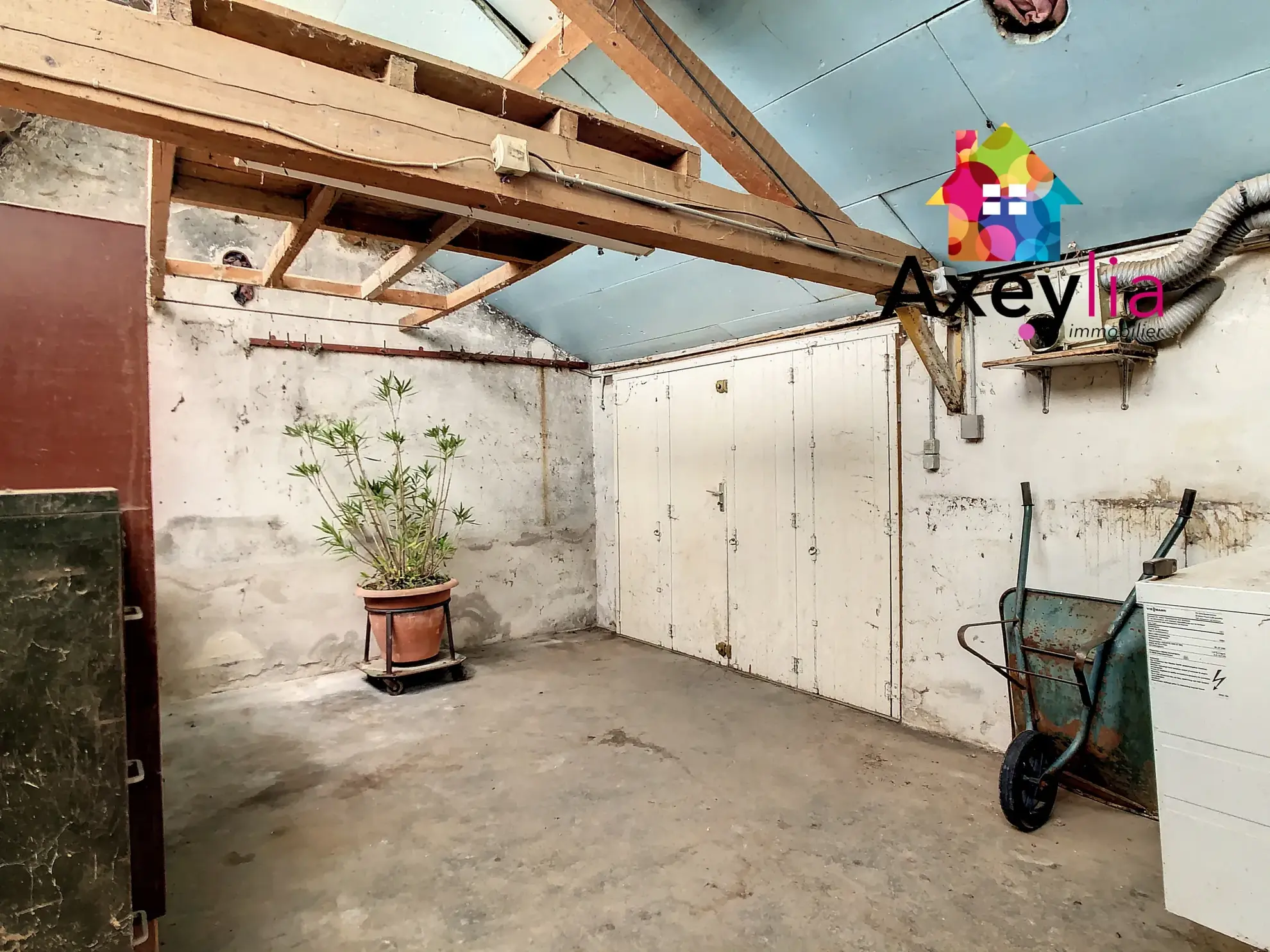 À vendre ensemble immobilier à Chauffailles avec maisons et terrains à rénover 