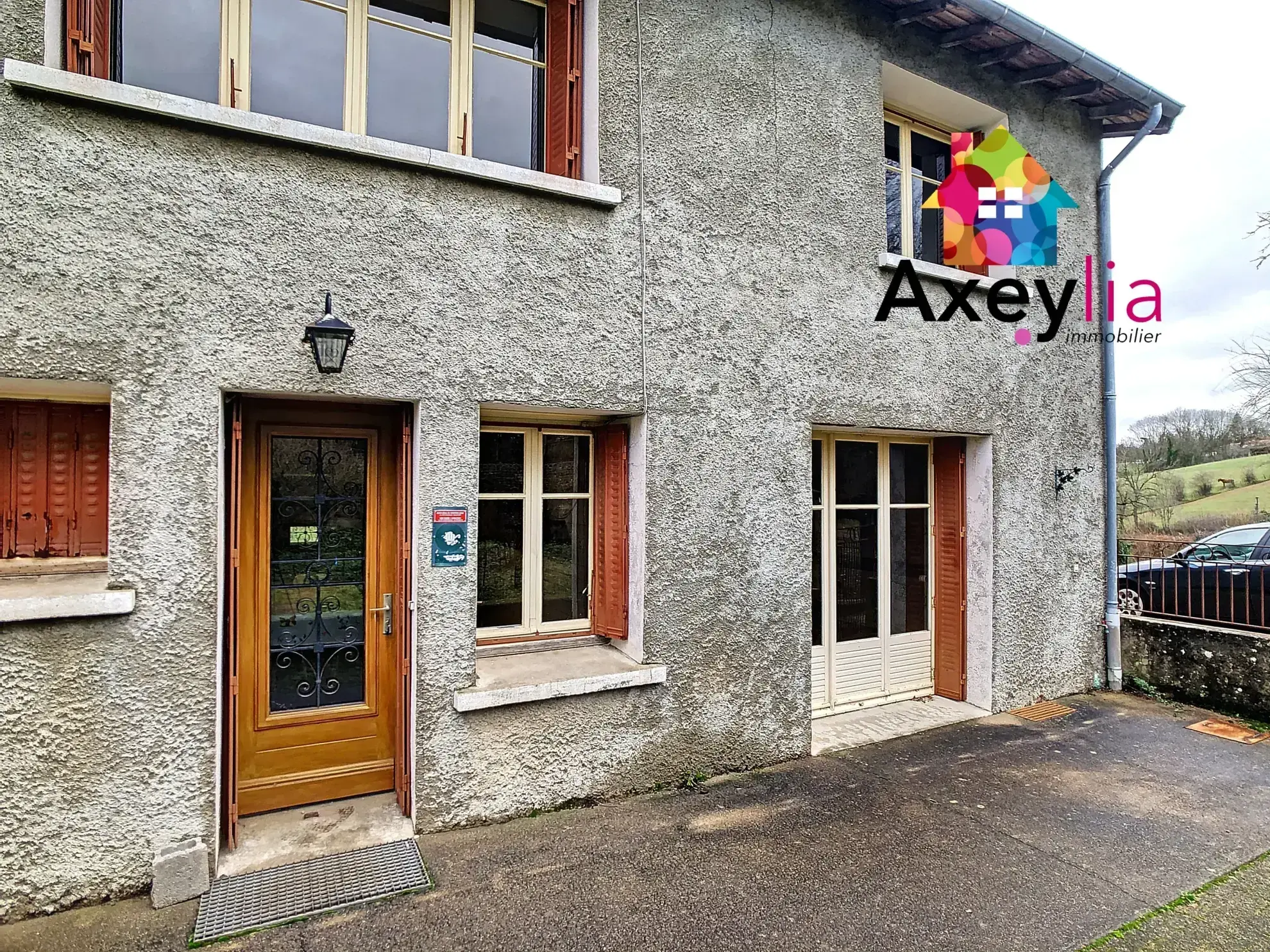 À vendre ensemble immobilier à Chauffailles avec maisons et terrains à rénover 