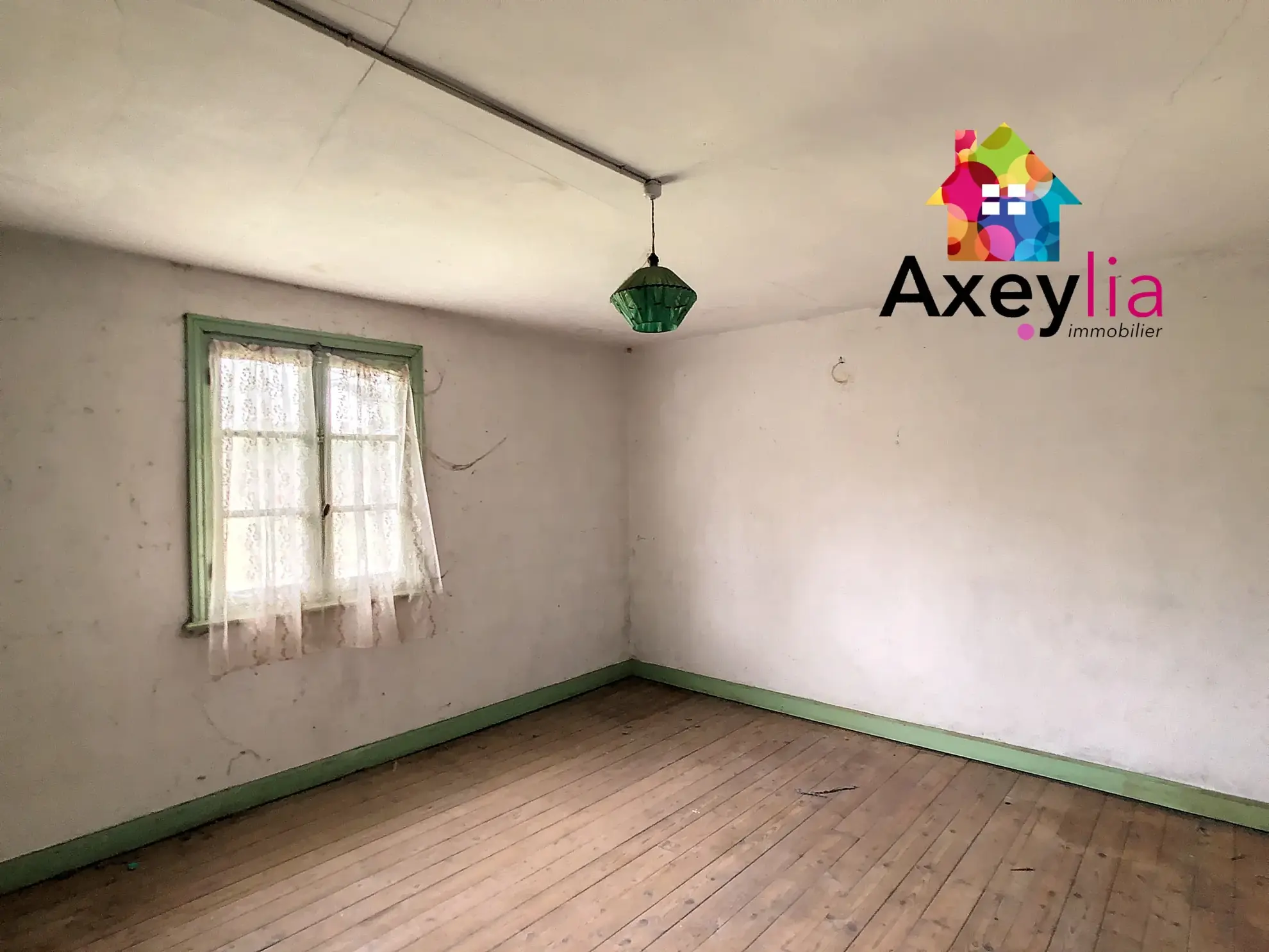 À vendre ensemble immobilier à Chauffailles avec maisons et terrains à rénover 