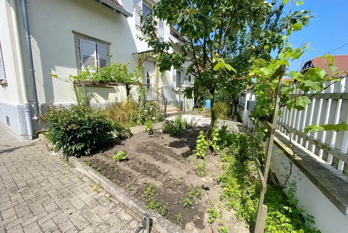 Appartement F3 à Plobsheim avec jardin, garage et grenier - 72,52 m² 