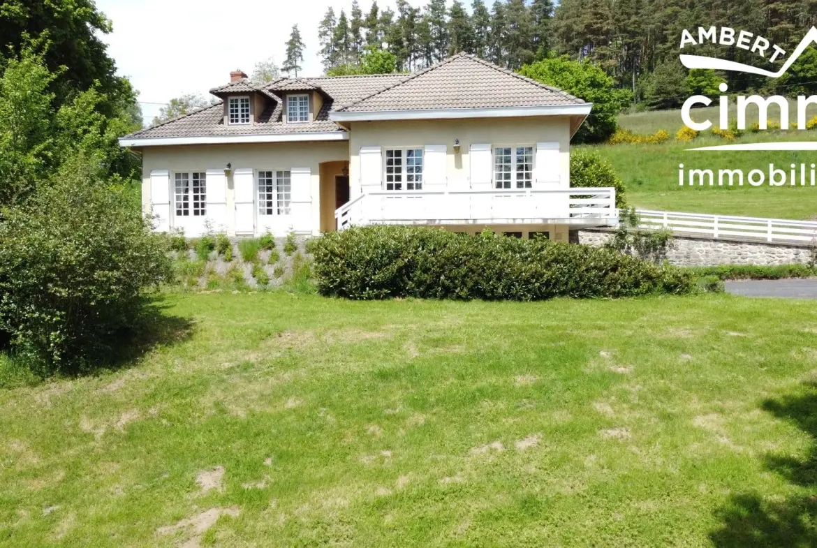 Maison à Viverols avec grand parc arboré à vendre - Projet de rénovation 