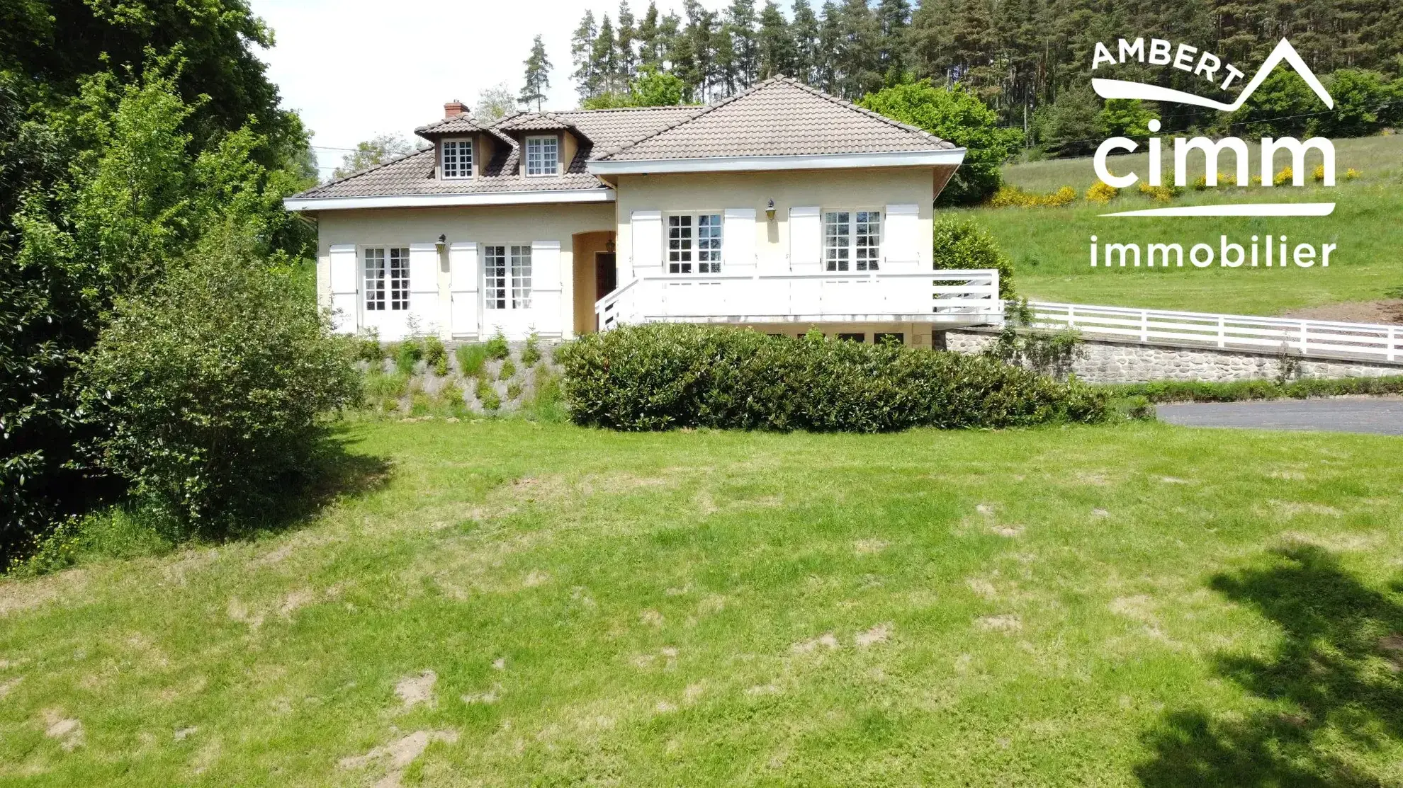 Maison à Viverols avec grand parc arboré à vendre - Projet de rénovation 