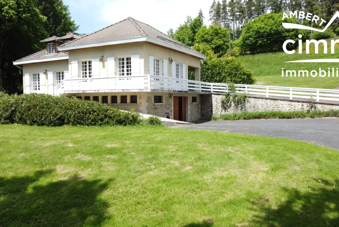 Maison à Viverols avec grand parc arboré à vendre - Projet de rénovation 