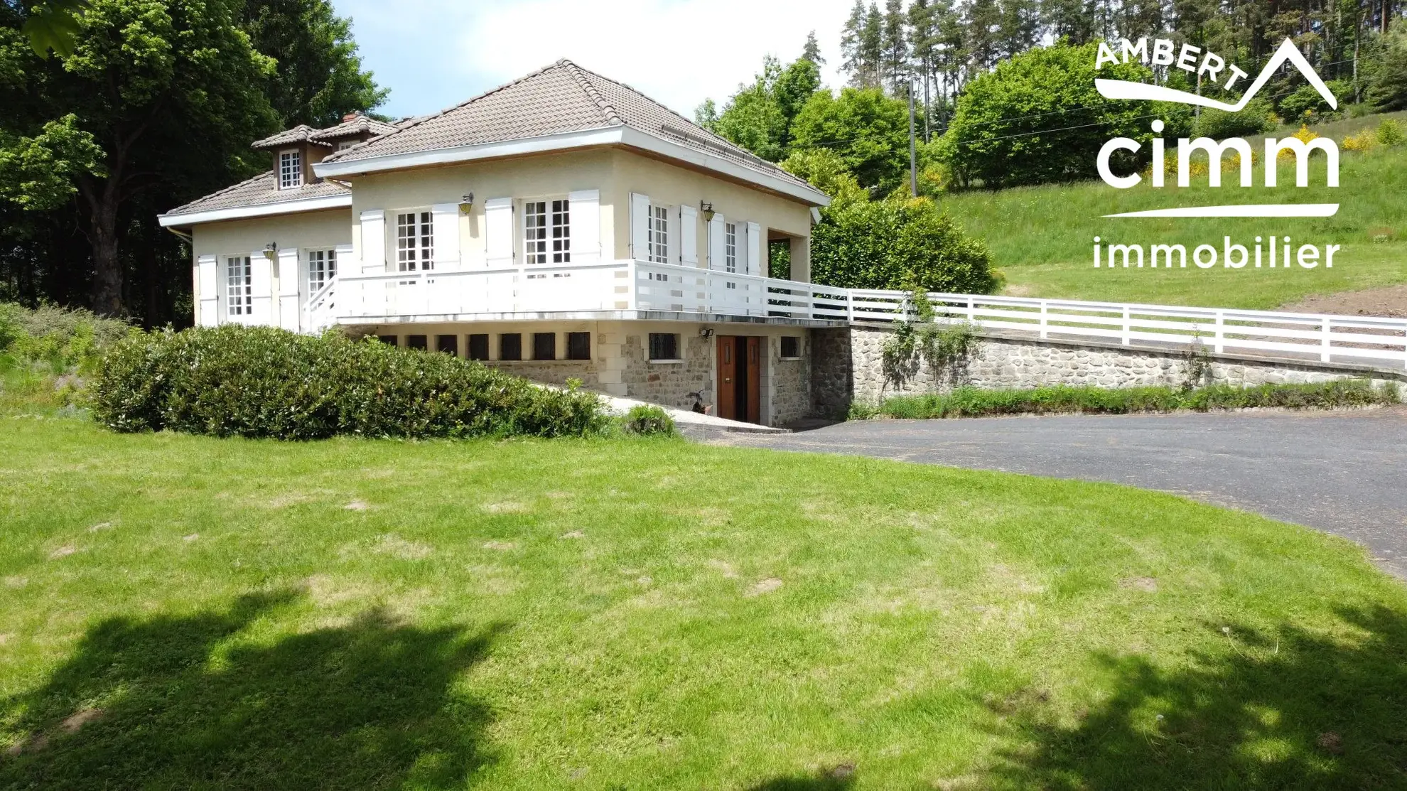 Maison à Viverols avec grand parc arboré à vendre - Projet de rénovation 