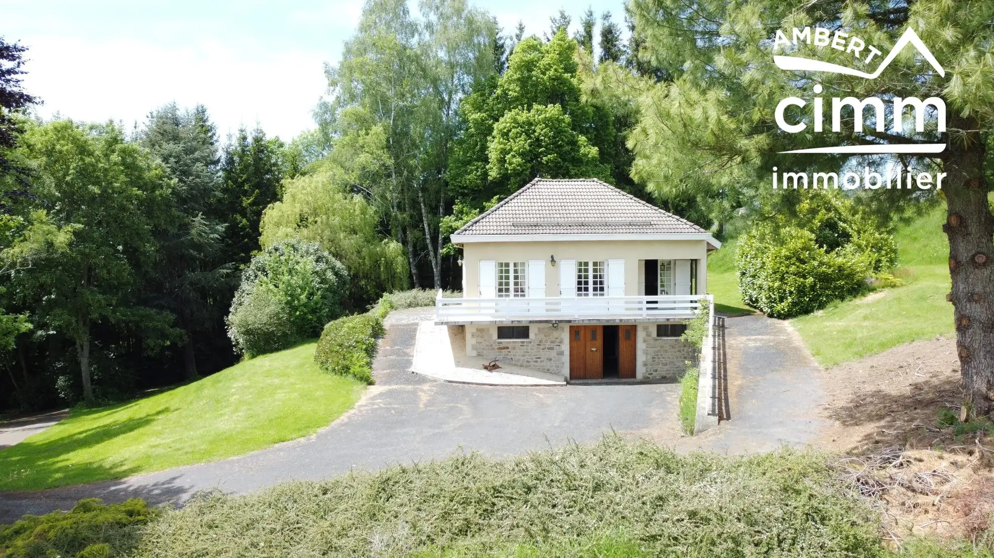 Maison à Viverols avec grand parc arboré à vendre - Projet de rénovation 