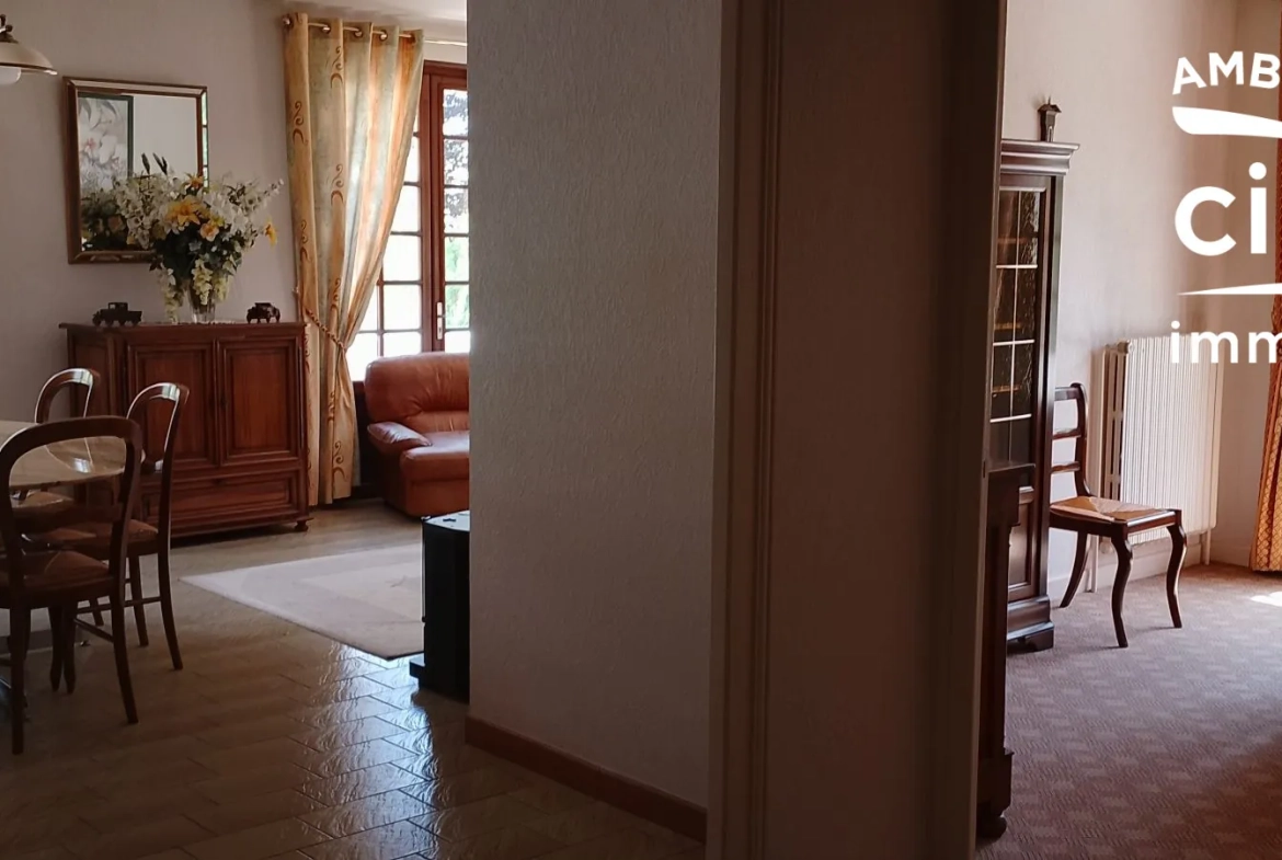 Maison à Viverols avec grand parc arboré à vendre - Projet de rénovation 