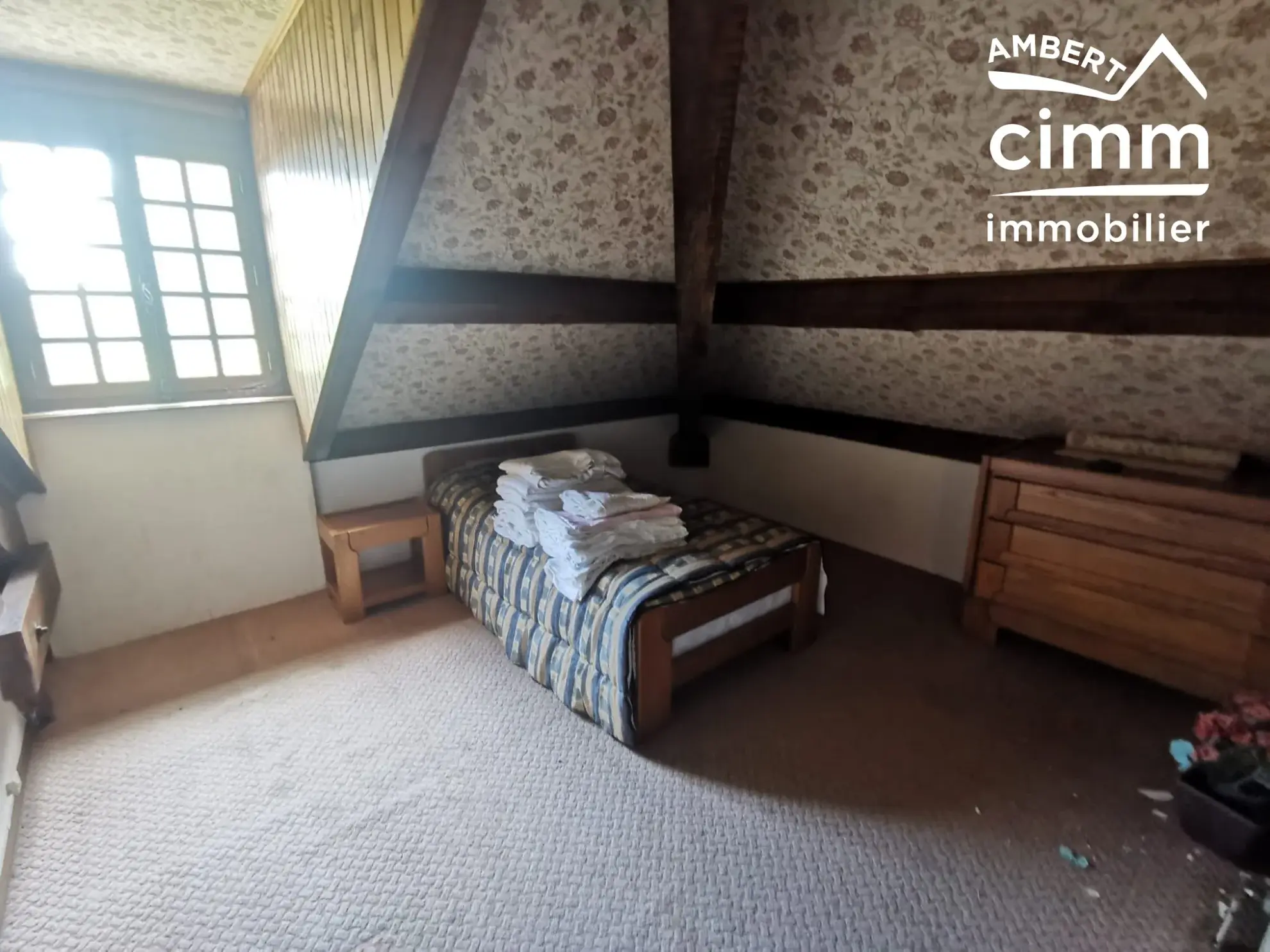 Maison à Viverols avec grand parc arboré à vendre - Projet de rénovation 