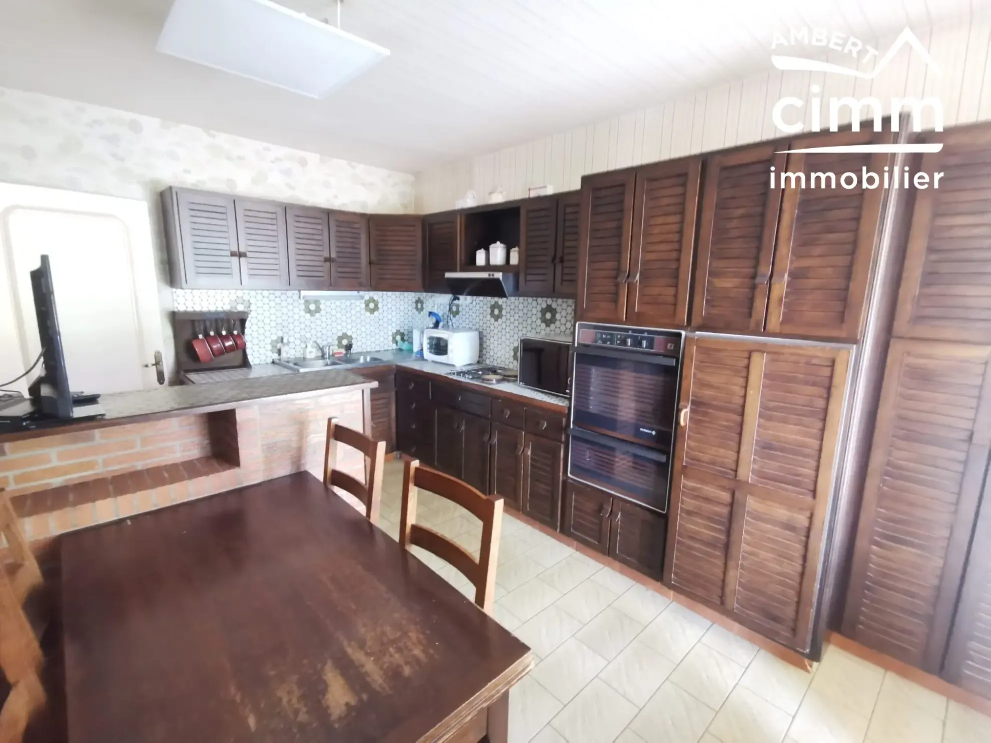 Maison à Viverols avec grand parc arboré à vendre - Projet de rénovation 