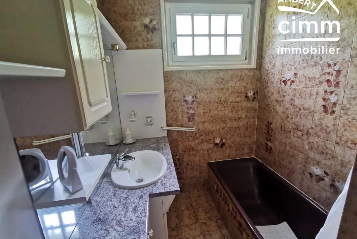 Maison à Viverols avec grand parc arboré à vendre - Projet de rénovation 