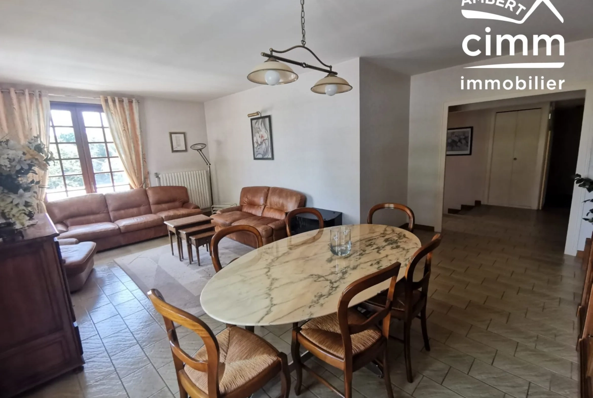 Maison à Viverols avec grand parc arboré à vendre - Projet de rénovation 