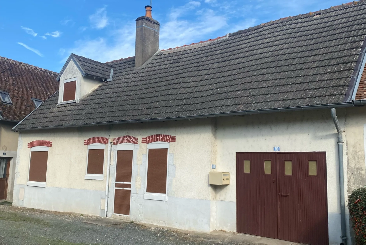 Maison à vendre à Poilly lez Gien avec 2 chambres et terrain clos 