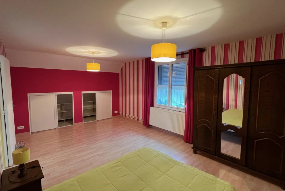 Belle maison familiale avec jardin à Aumale, 5 chambres, garage et grande terrasse 
