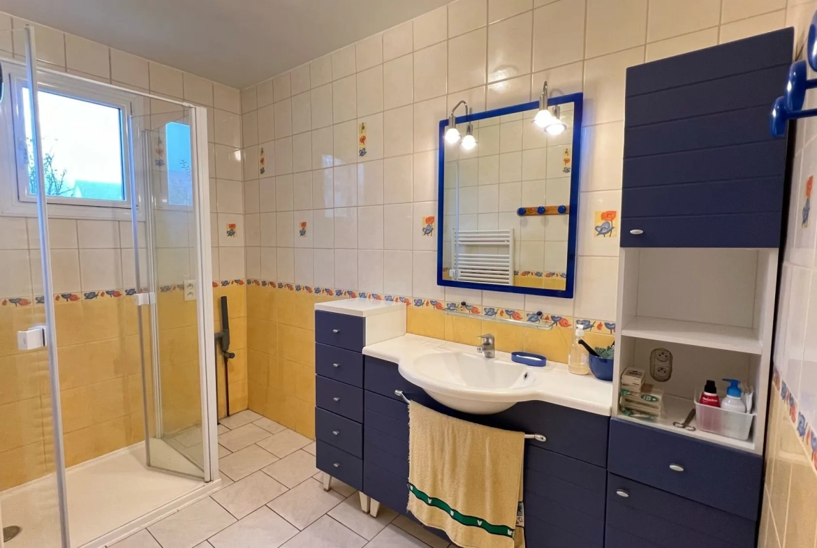 Belle maison familiale avec jardin à Aumale, 5 chambres, garage et grande terrasse 