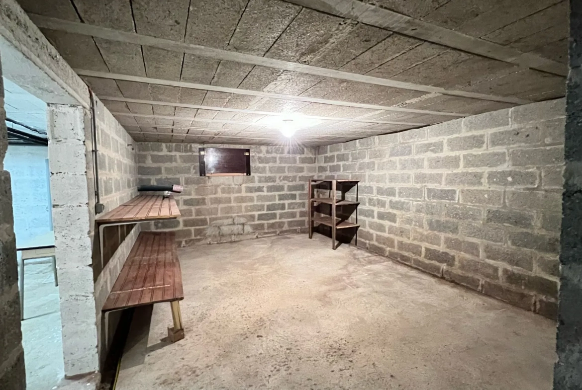 Belle maison familiale avec jardin à Aumale, 5 chambres, garage et grande terrasse 