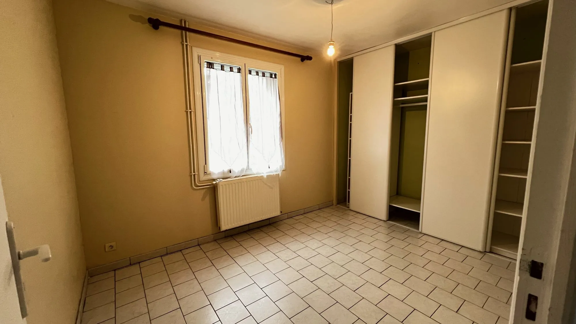 Belle maison familiale avec jardin à Aumale, 5 chambres, garage et grande terrasse 